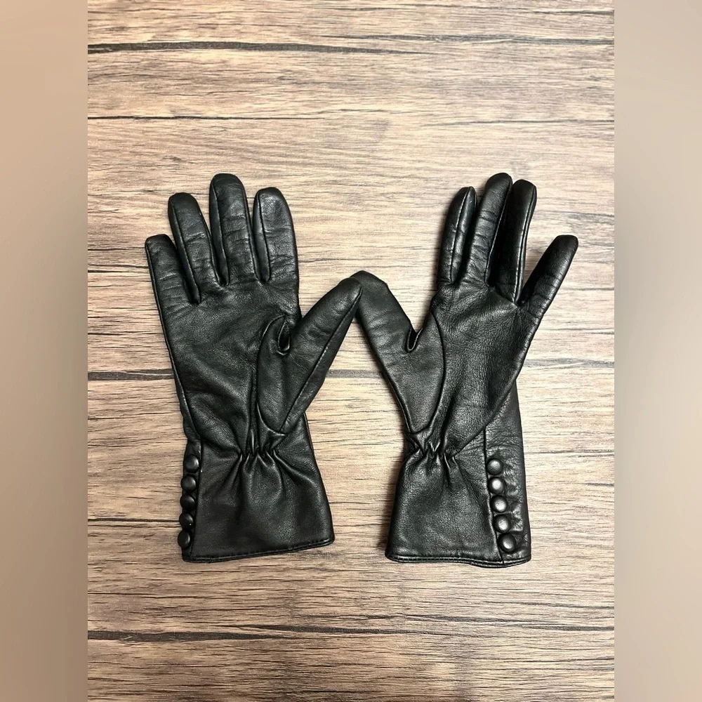 Vintage Cashmere-Lined Sheepskin Leather Gloves with Button Accents
